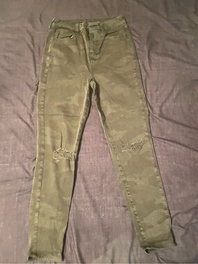 American Eagle Outfitters Camo High-Rise Skinny Jeans